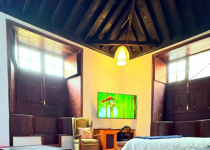 Charming House In With Comfort