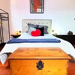 Charming House In With Comfort Nyaraló