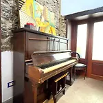 Nyaraló Charming House In With Comfort