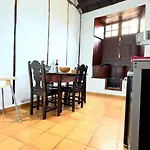 Nyaraló Charming House In With Comfort *