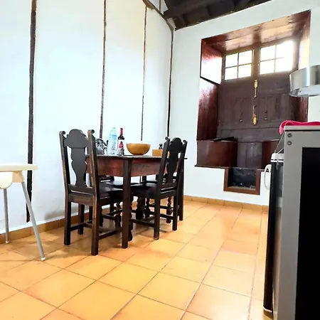Vakantiehuis Charming House In With Comfort *