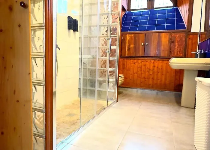 Charming House In With Comfort Vakantiehuis