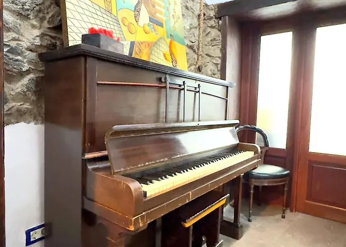 Semesterbostad Charming House In With Comfort