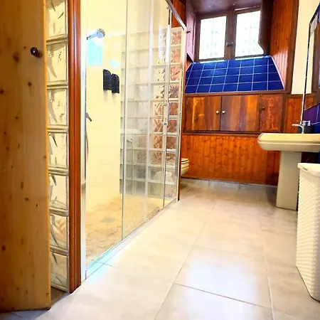 Charming House In With Comfort Casa de Férias