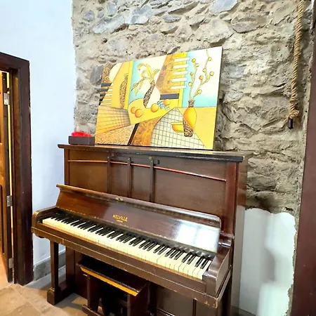 Charming House In With Comfort *